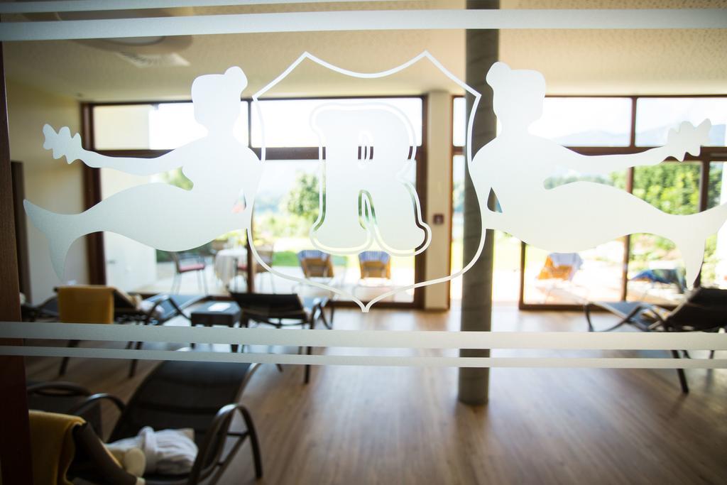 Seehotel Ressmann دروبولاخ ام فاكر المظهر الخارجي الصورة