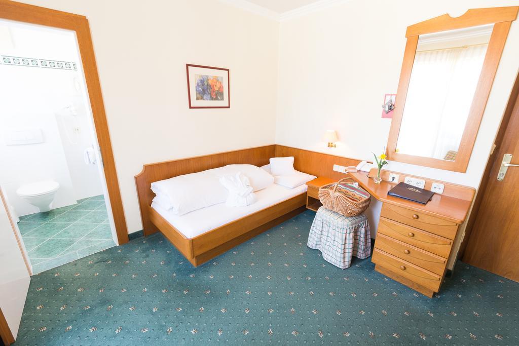 Seehotel Ressmann دروبولاخ ام فاكر المظهر الخارجي الصورة